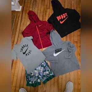 Boys Nike Lot - size Large. 5 Pieces